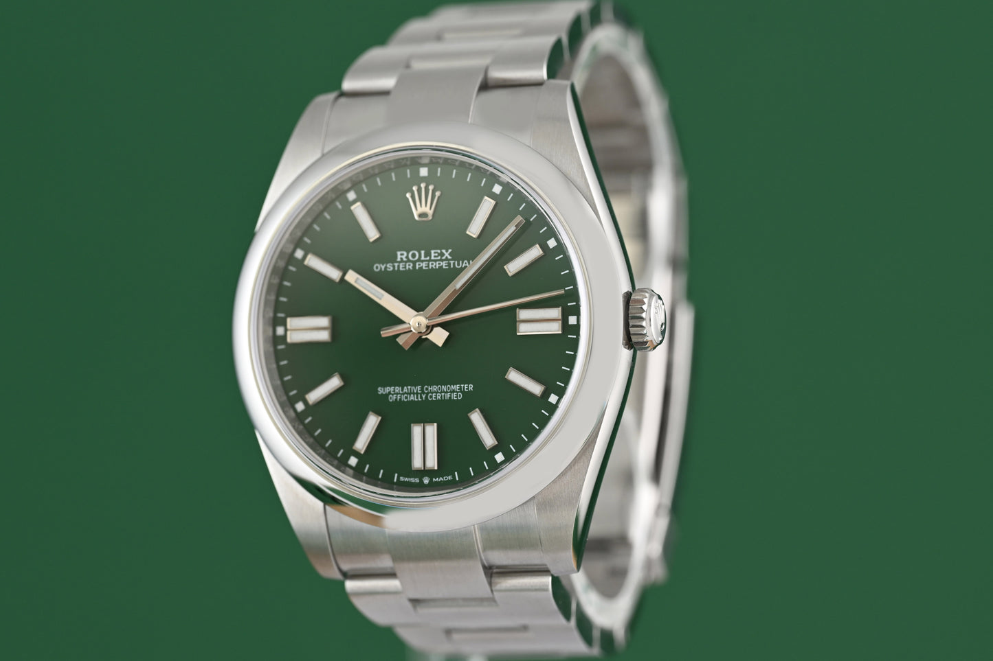 Rolex Oyster Perpetual 41mm 124300 - Full Set - Green Dial