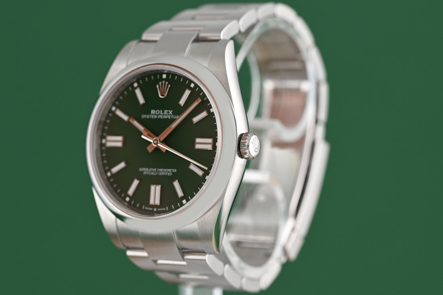 Rolex Oyster Perpetual 41mm 124300 - Full Set - Green Dial