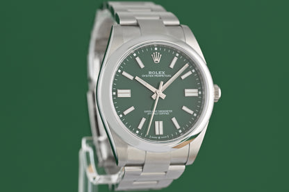 Rolex Oyster Perpetual 41mm 124300 - Full Set - Green Dial