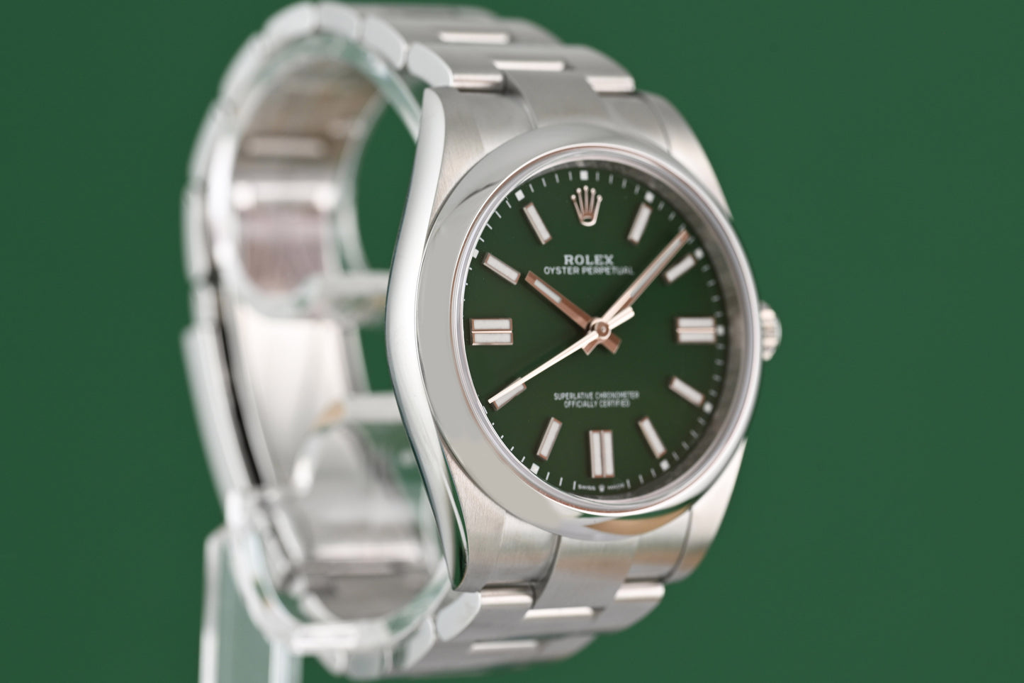 Rolex Oyster Perpetual 41mm 124300 - Full Set - Green Dial