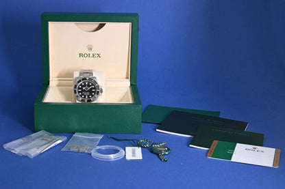 Rolex Submariner No Date 114060 - Full Set