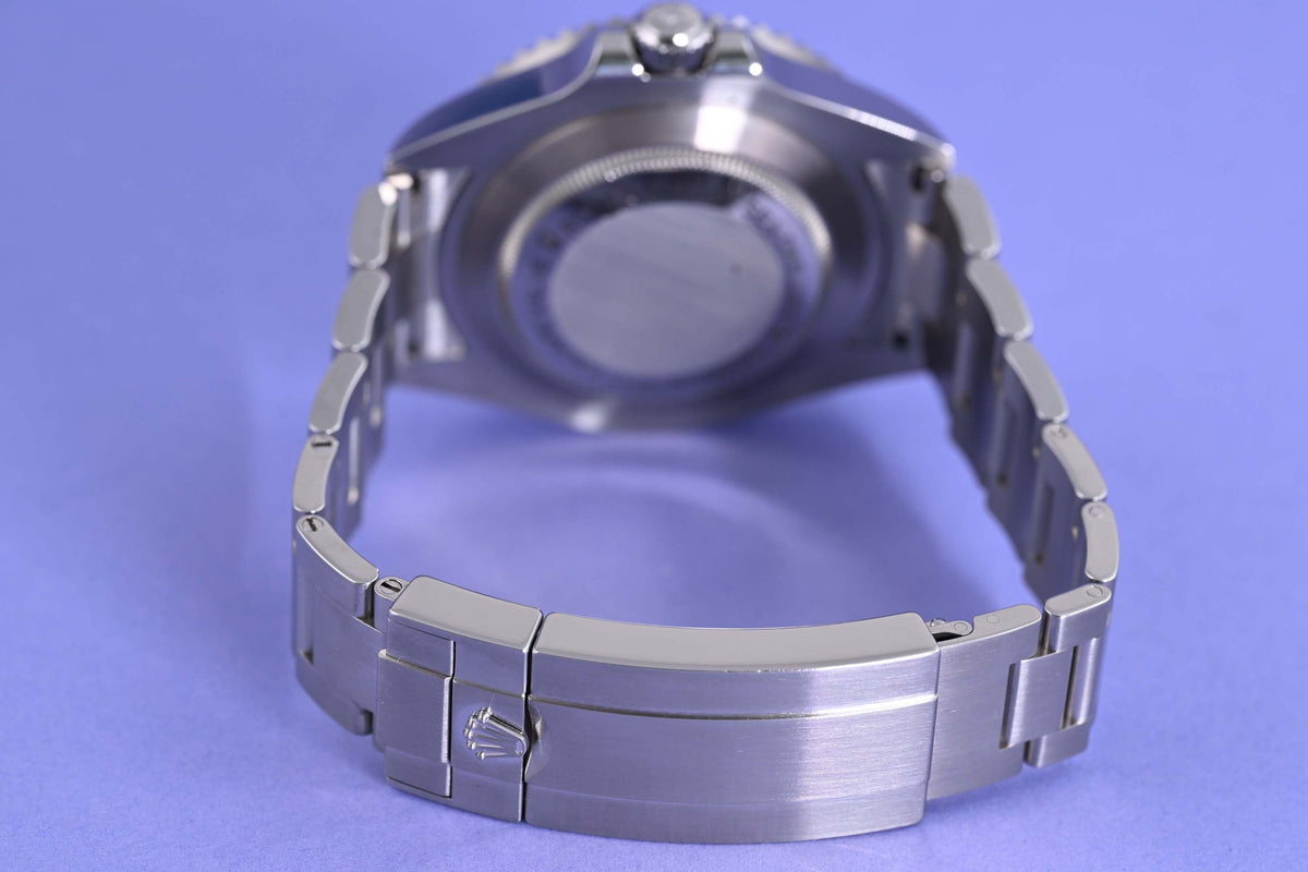Rolex Sea-Dweller 126600 - Full Set