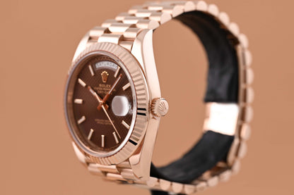 Rolex Day Date 40 Roségold 228235 - Full Set - Chocolate Motif Dial