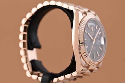 Rolex Day Date 40 Roségold 228235 - Full Set - Chocolate Motif Dial
