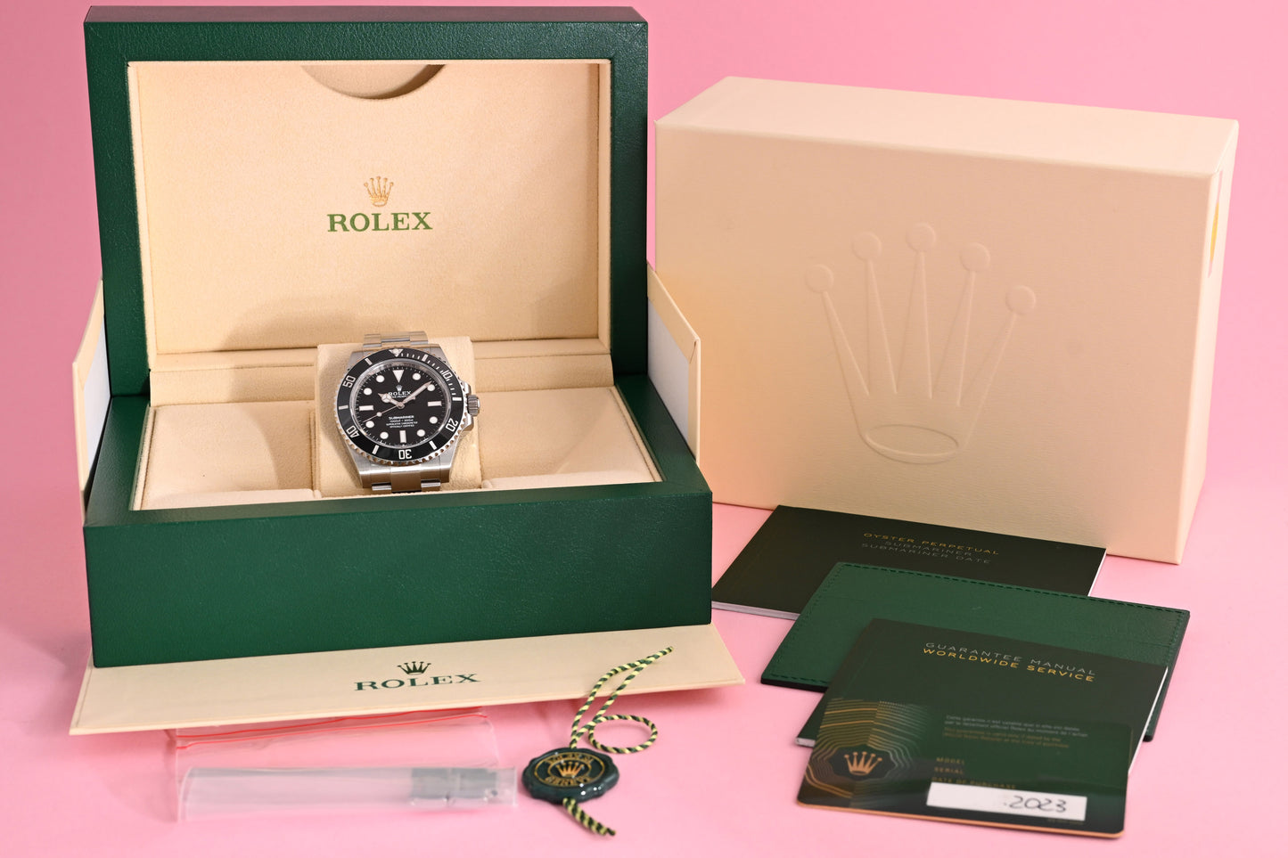 Rolex Submariner No Date 124060 - Full Set