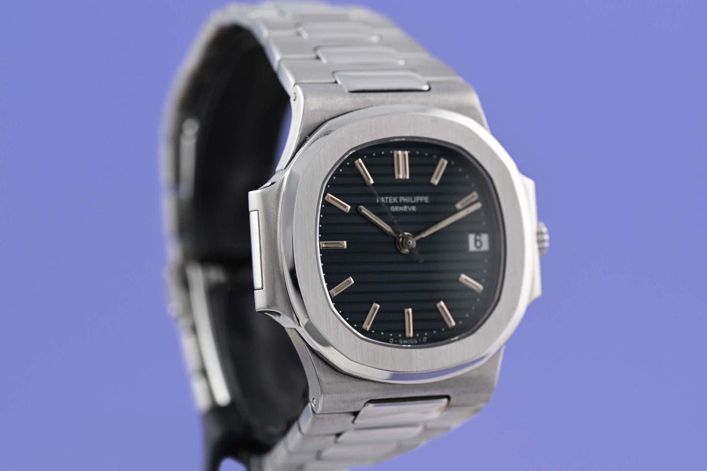 Patek Philippe Nautilus 3800/1A-001 - Blue & Black Dial - Full Set