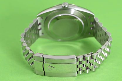 Rolex Datejust 41 - 126334 - Green Dial - Full Set