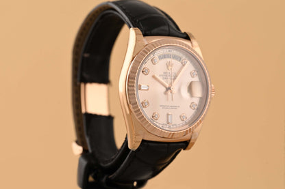 Rolex Day-Date Rose Gold 118135 - Rose Dial - Full Set - N.O.S.