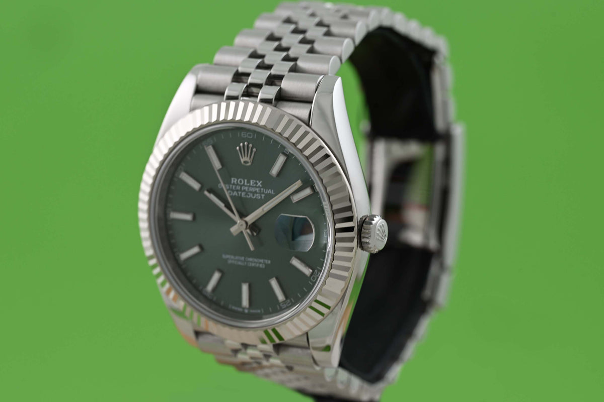 Rolex Datejust 41 - 126334 - Green Dial - Full Set