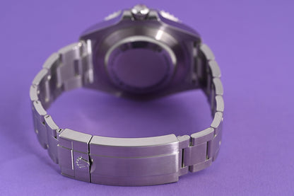 Rolex Sea Dweller 126600 - Full Set - Like New