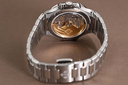 Patek Philippe Nautilus 7118/1A-011 - Full Set