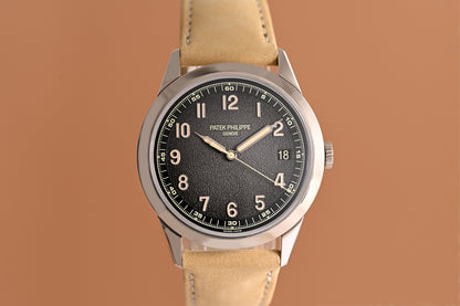Patek Philippe Calatrava 5226G-001 - Full Set