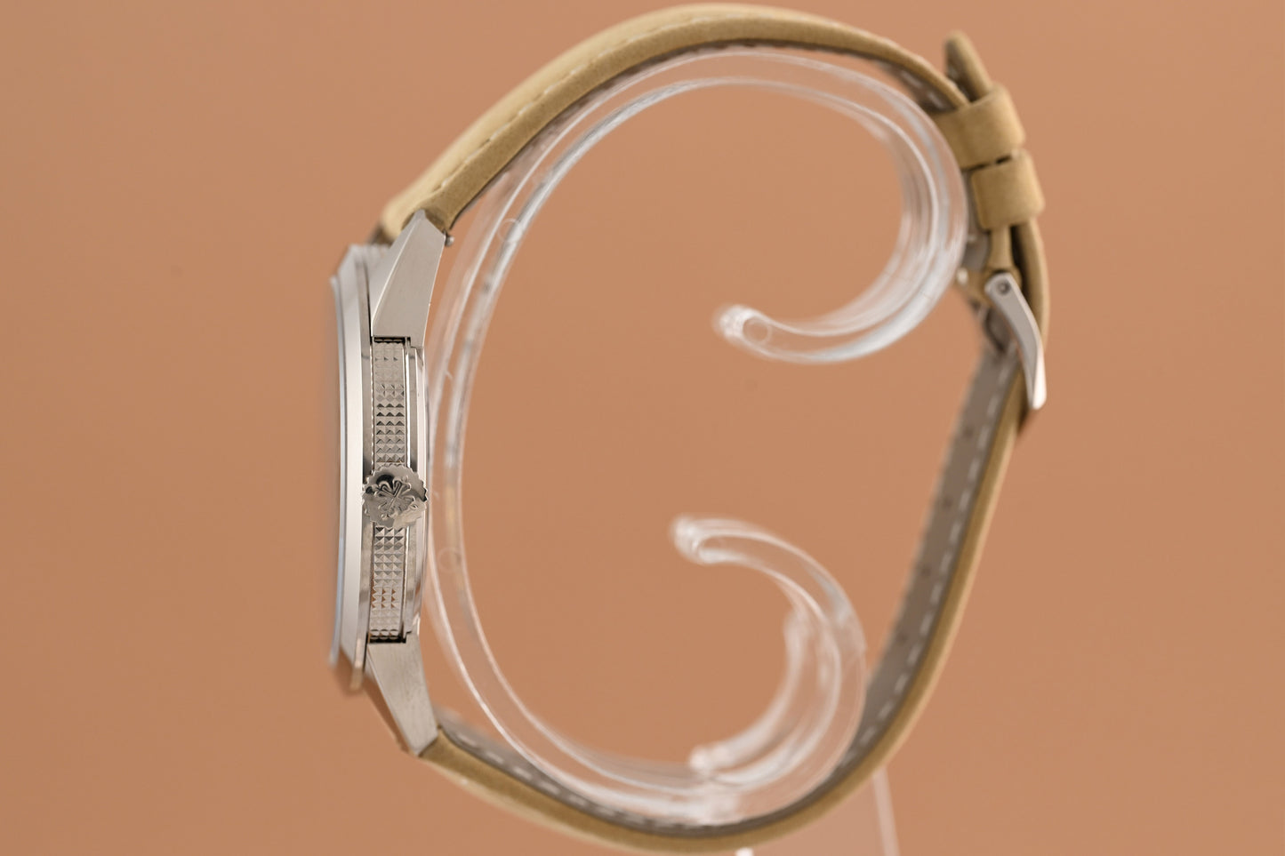 Patek Philippe Calatrava 5226G-001 - Full Set