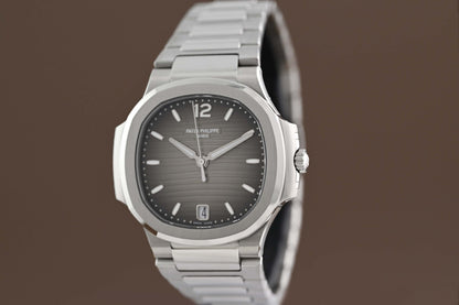 Patek Philippe Nautilus 7118/1A-011 - Full Set