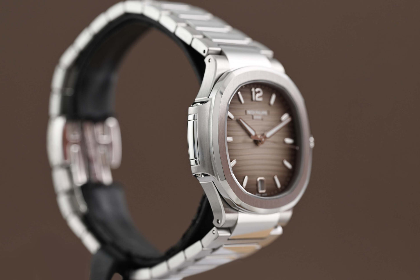 Patek Philippe Nautilus 7118/1A-011 - Full Set