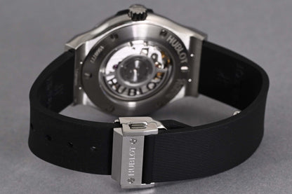 Hublot Classic Fusion 38 Titanium