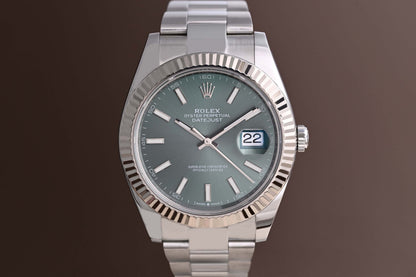 Rolex Datejust 41 - 126334 - Green Dial - Full Set