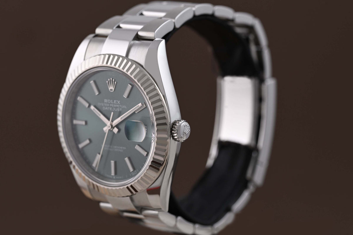 Rolex Datejust 41 - 126334 - Green Dial - Full Set