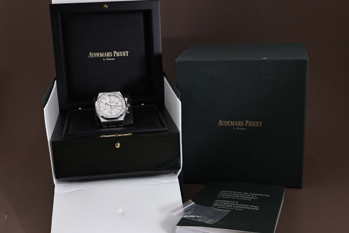 Audemars Piguet Royal Oak Chronograph 41mm - Full Set - Silver Toned Dial
