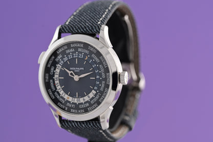 Patek Philippe World Time 5230P-001 Platin - Blue Dial - Full Set