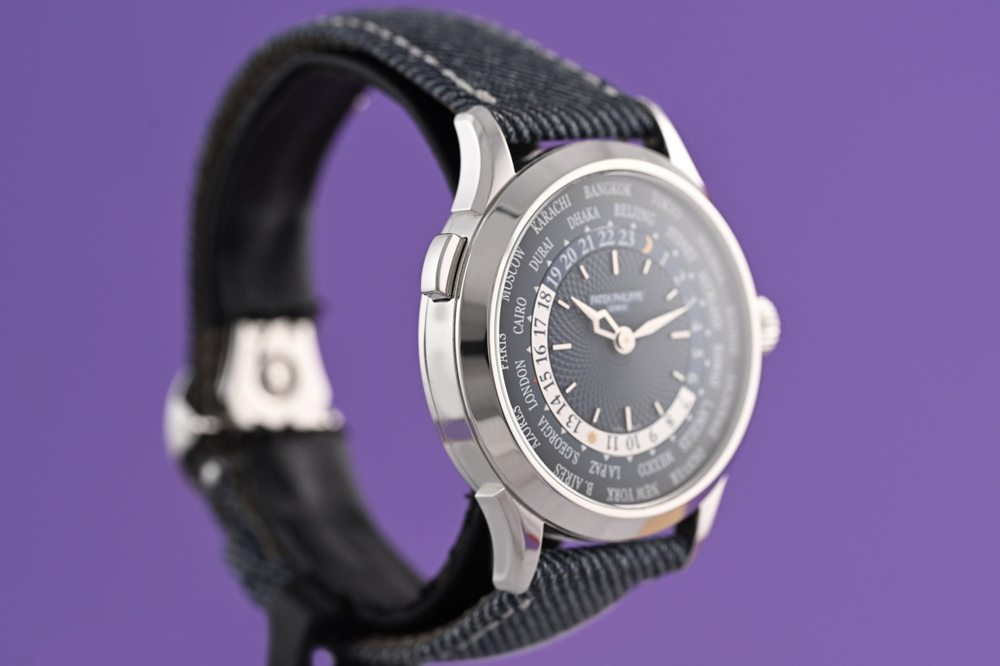 Patek Philippe World Time 5230P-001 Platin - Blue Dial - Full Set