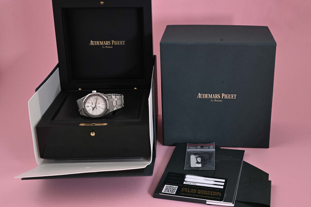 Audemars Piguet Royal Oak - 15450ST - Full Set