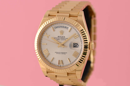 Rolex Day Date 40 Gelbgold 228238 - Silver Dial - Full Set