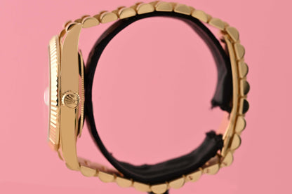 Rolex Day Date 40 Gelbgold 228238 - Silver Dial - Full Set