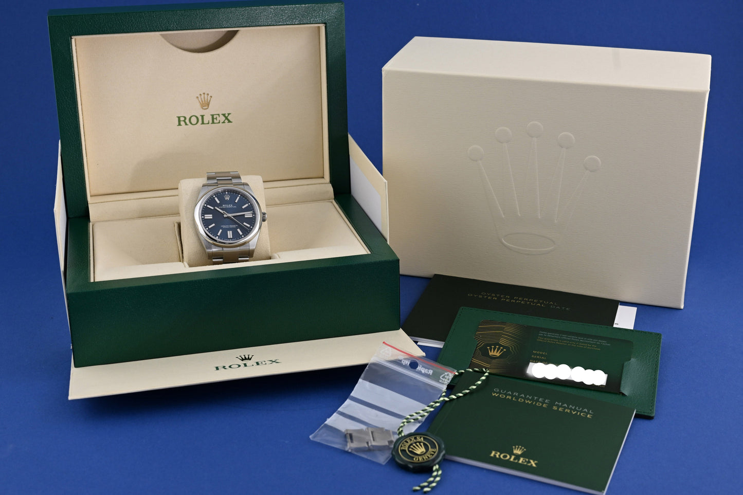 Rolex Oyster Perpetual 41mm 124300 - Full Set - Blue Dial - NEW