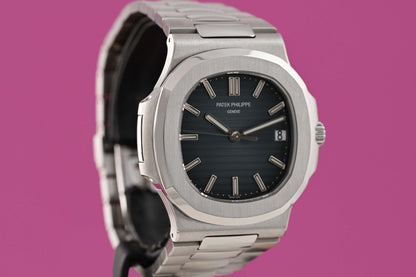 Patek Philippe Nautilus 5711/1A-010 - Full Set