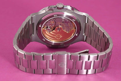 Patek Philippe Nautilus 5711/1A-010 - Full Set