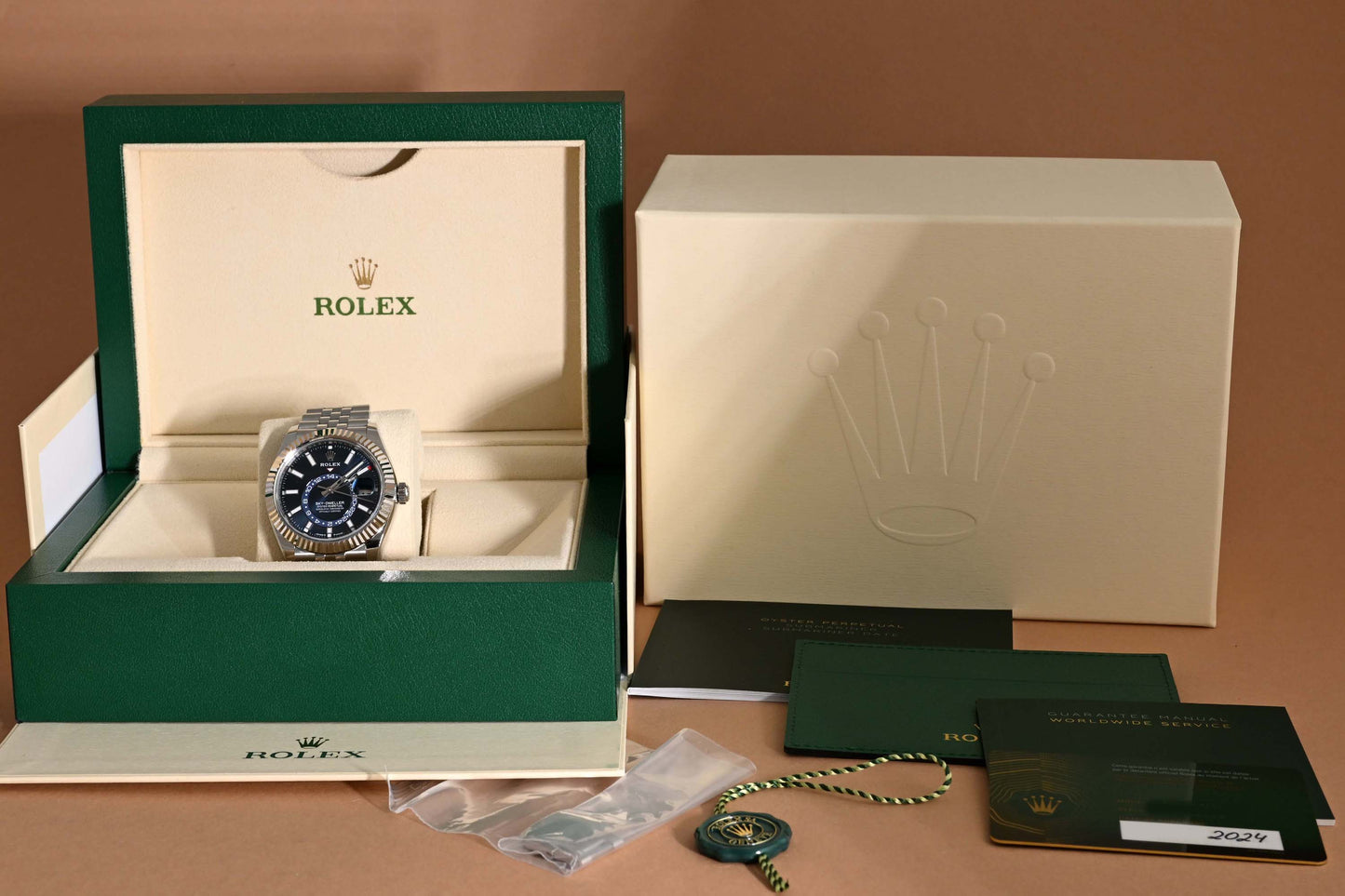 Rolex Sky-Dweller 336934 - Full Set - Blue Dial - Like New