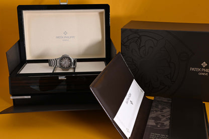 Patek Philippe Nautilus 7118/1A-011 - Full Set - NEW 2025