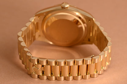 Rolex Day Date 36 Gelbgold 128238 - White Dial - Full Set