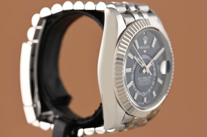 Rolex Sky-Dweller 336934 - Full Set - Blue Dial - Like New