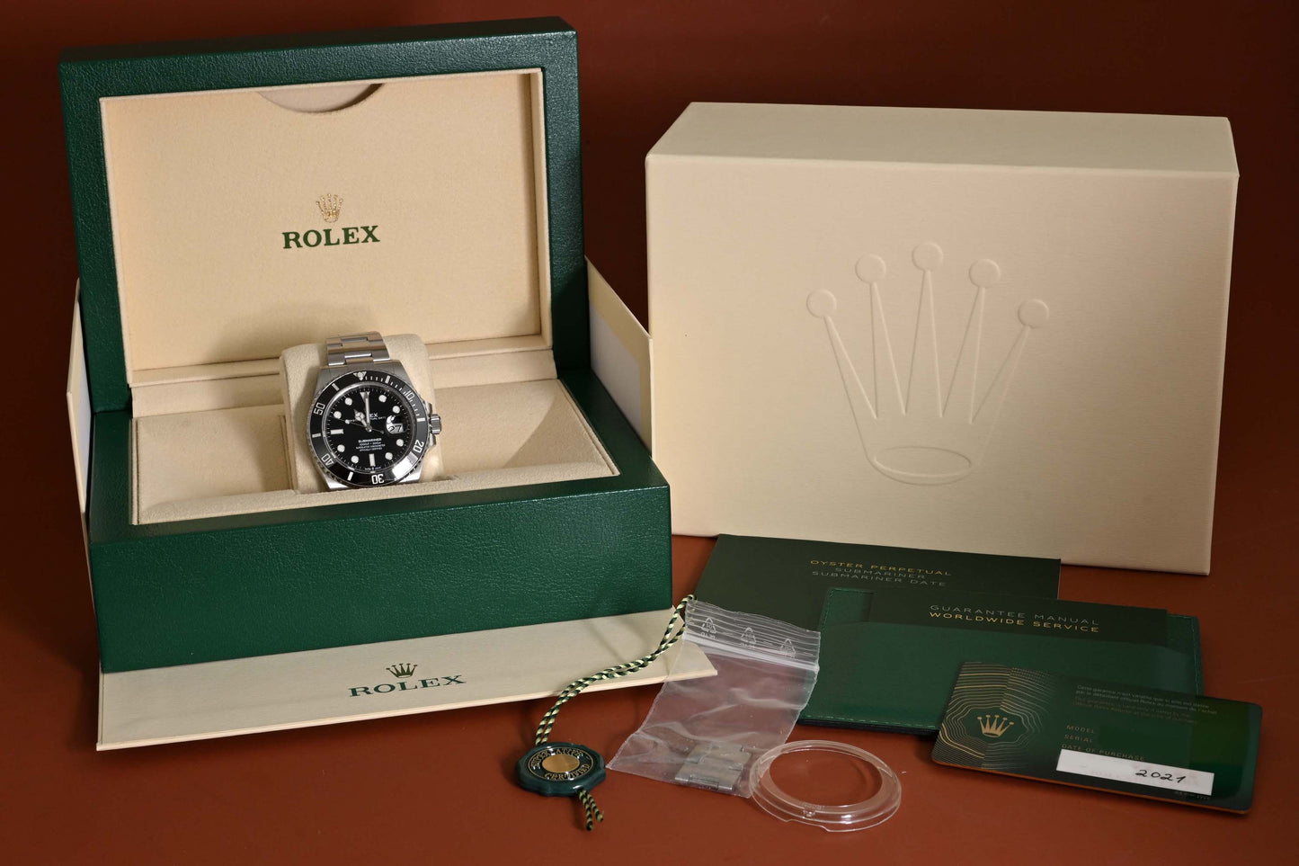 Rolex Submariner Date 126610LN - Full Set