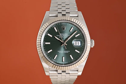 Rolex Datejust 41 - 126334 - Green Dial - Full Set