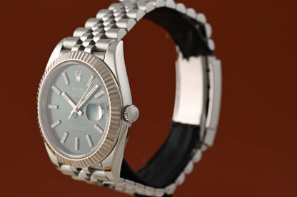 Rolex Datejust 41 - 126334 - Green Dial - Full Set