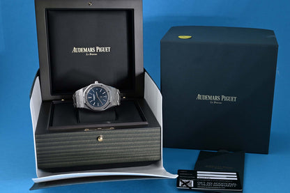 Audemars Piguet Royal Oak Jumbo Extraflach - 16202ST - Like New