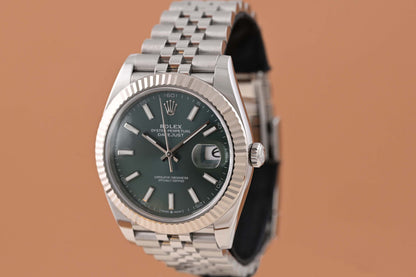 Rolex Datejust 41 - 126334 - Green Dial - Full Set - 2024