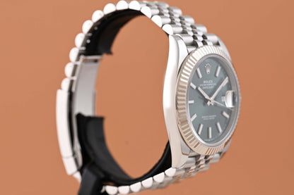 Rolex Datejust 41 - 126334 - Green Dial - Full Set - 2024