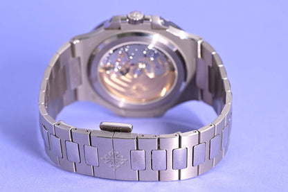 Patek Philippe Nautilus 5811/1G-001 - Full Set