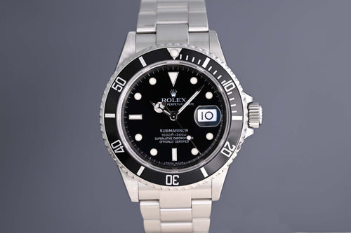 Rolex Submariner 16610 - Box & Papers - 2007