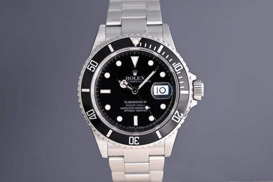 Rolex Submariner 16610 - Box & Papers - 2007