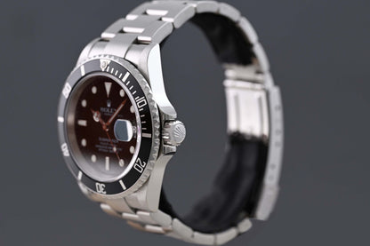 Rolex Submariner 16610 - Box & Papers - 2007