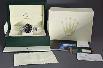 Rolex Submariner 16610 - Box & Papers - 2007