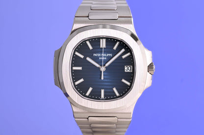 Patek Philippe Nautilus 5811/1G-001 - Full Set
