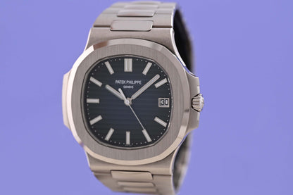 Patek Philippe Nautilus 5811/1G-001 - Full Set