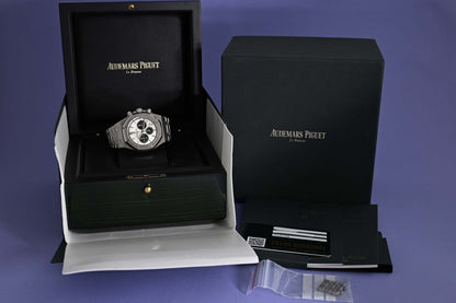 Audemars Piguet Royal Oak Chronograph 41mm - Panda Dial - Full Set - Like New
