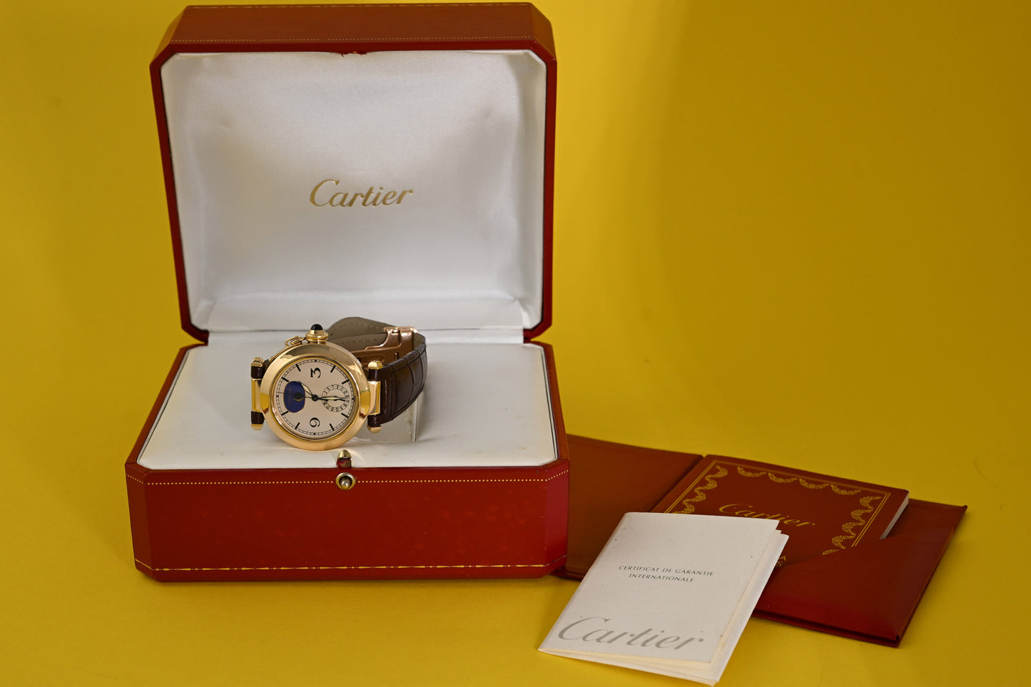 Cartier Pasha Moonphase - 18k Yellow Gold - Full Set